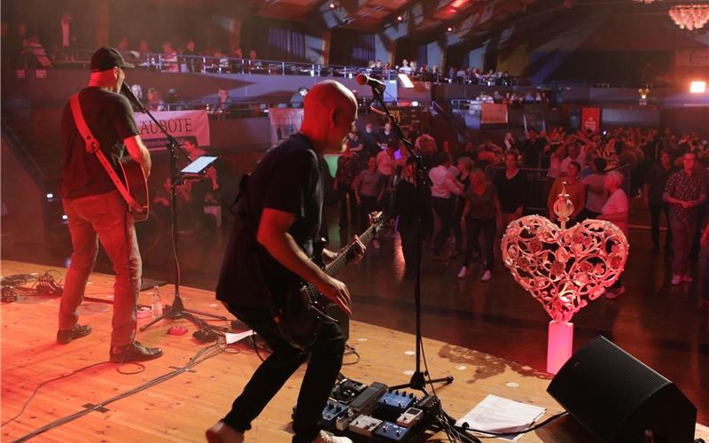 Stadthalle wird zur belebten Partymeile