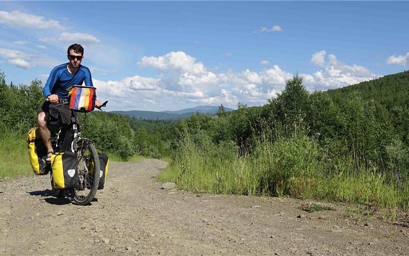 Nach 8704 Kilometern ein Sprung in den Baikalsee