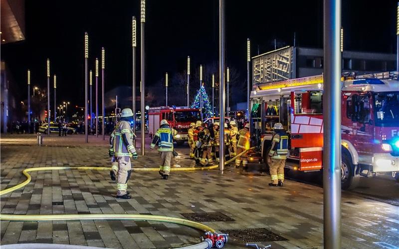 Mercaden-Parkhaus: Audi gerät in Brand