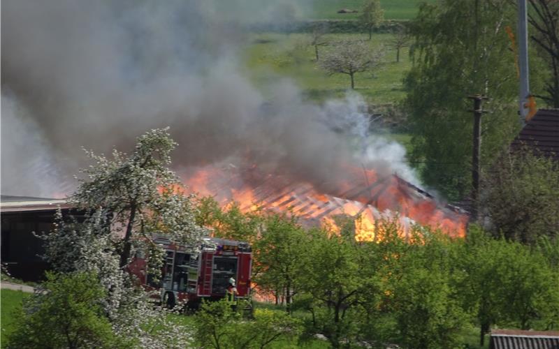 Großeinsatz der Feuerwehr bei Brand in Gültstein