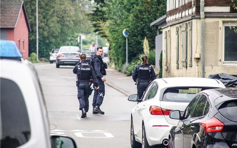 Größerer Polizeieinsatz in Hildrizhausen Noch sind nicht alle Einzelheiten des Polizeieinsatzes bekannt
GB-Foto: SDMG/Dettenmeyer