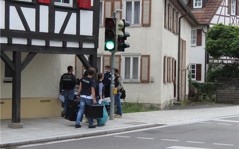 Polizei findet Tote und Schwerverletzten