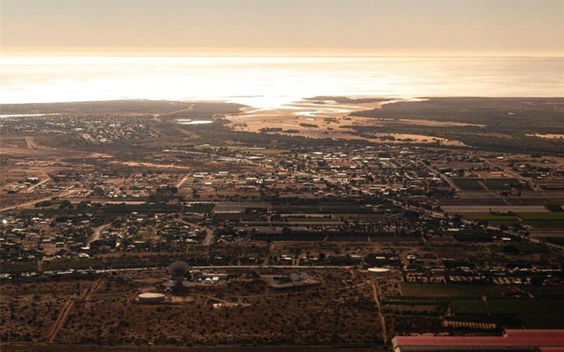 Blick über eine Kleinstadt an der australischen Westküster (Archivbild). Foto: Richard Wainwright/AAP/dpa