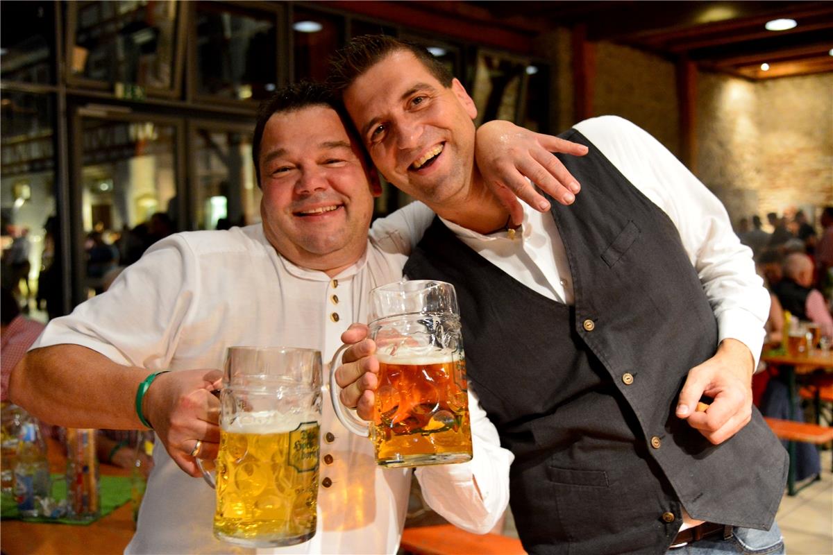 Bondorf Zehntscheuer Dirndl trifft Lederhose, Musikverein / Foto: Holom