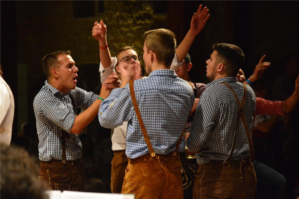 Bondorf Zehntscheuer Dirndl trifft Lederhose, Musikverein / Foto: Holom