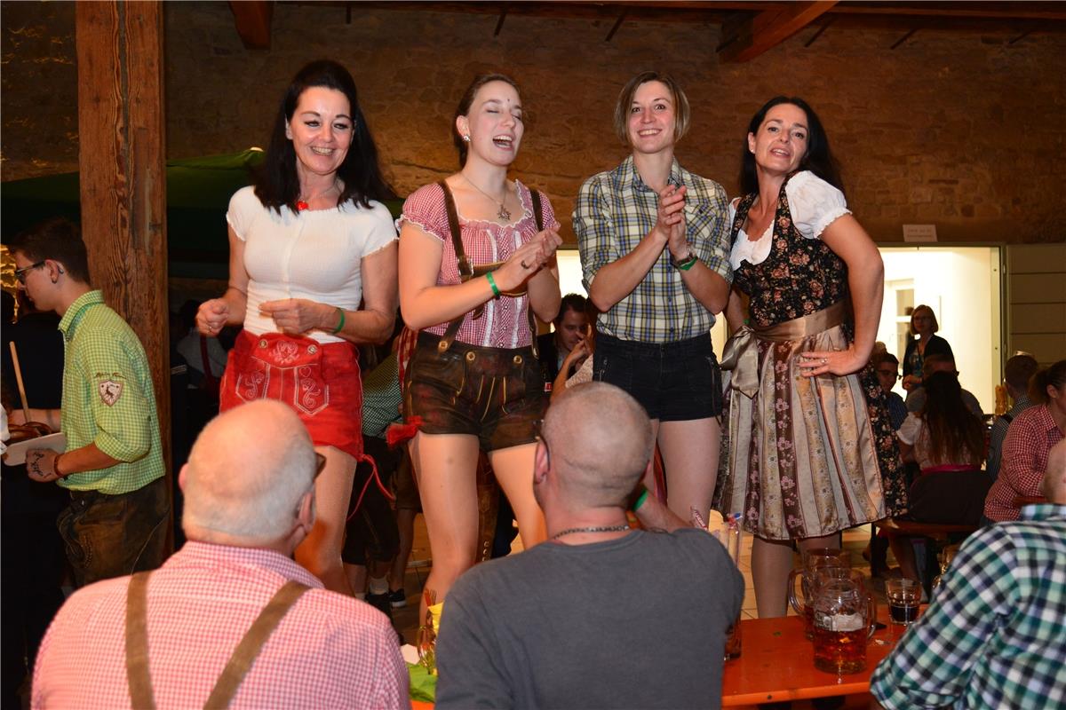 Bondorf Zehntscheuer Dirndl trifft Lederhose, Musikverein / Foto: Holom