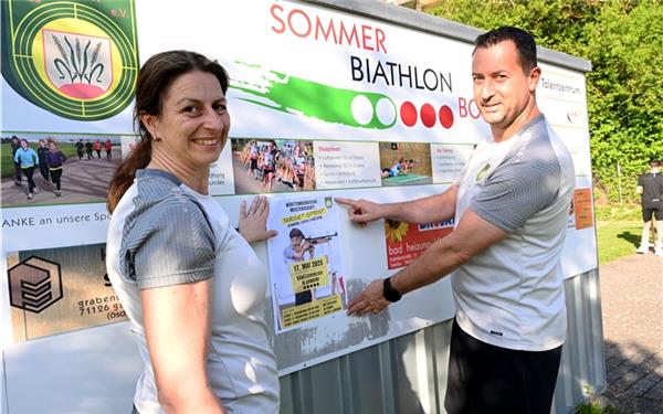 Britta und Ralf Kußmaul treffen letzte Vorbereitungen für die Premiere der Württembergischen Meisterschaften in Bondorf. GB-Foto: Holom