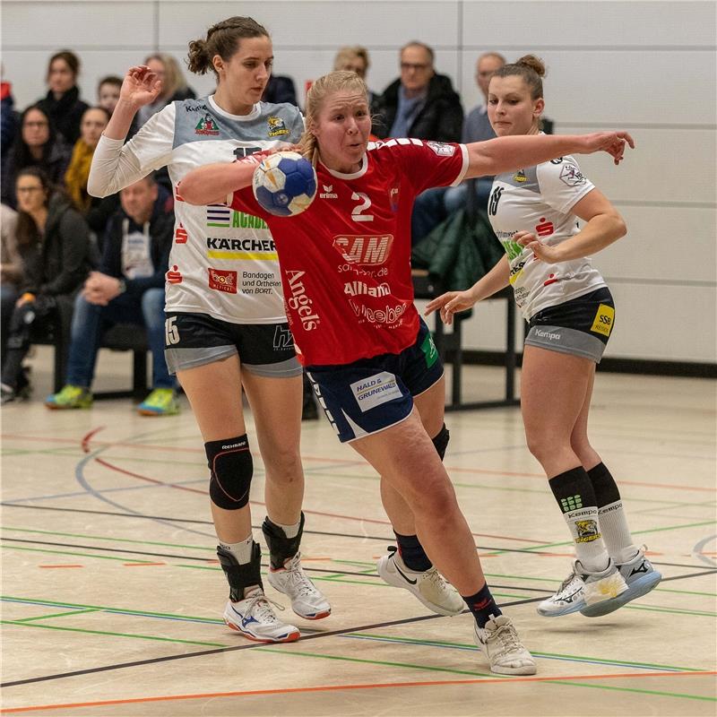 Caren Hammer (VfL Waiblingen #15), Stefanie Schoenberg (SG H2Ku Herrenberg #02) ...