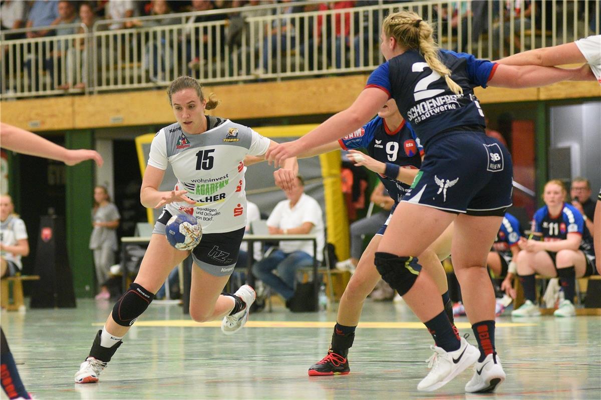 Carmen Hammer (Waiblingen Tigers #15)  SG H2Ku Herrenberg, Handball, Ligaspiel, ...