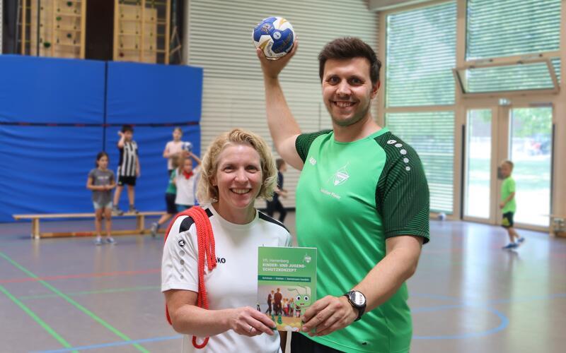 Carola Färber und Sebastian Pleier sind Vertrauenspersonen und Kinderschutzbeauftragte des VfL Herrenberg. GB-Foto: gb