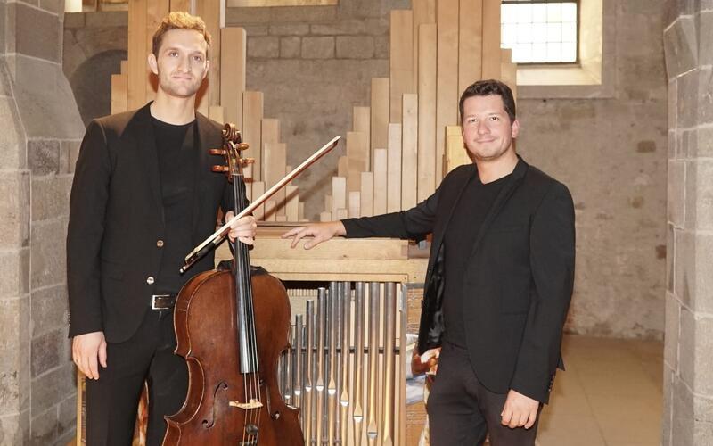 Cellist Kilian Schwarz trat mit Organist Daniel Tepper auf. GB-Foto: Heiden