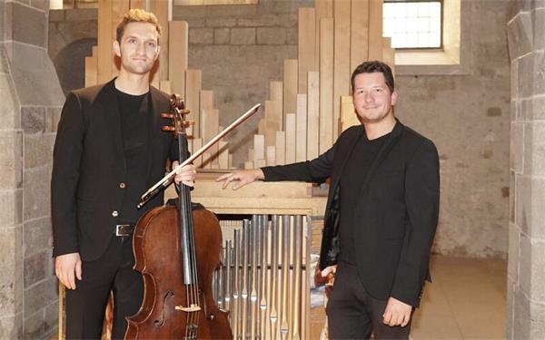 Cellist Kilian Schwarz trat mit Organist Daniel Tepper auf. GB-Foto: Heiden
