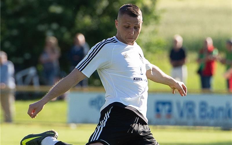 Flexibilität heißt das neue Zauberwort in Gärtringen Christian Mijic hat seine Rolle im defensiven Mittelfeld zum Saisonstart sehr gut ausgefüllt GB-Foto (Archiv): Eibner