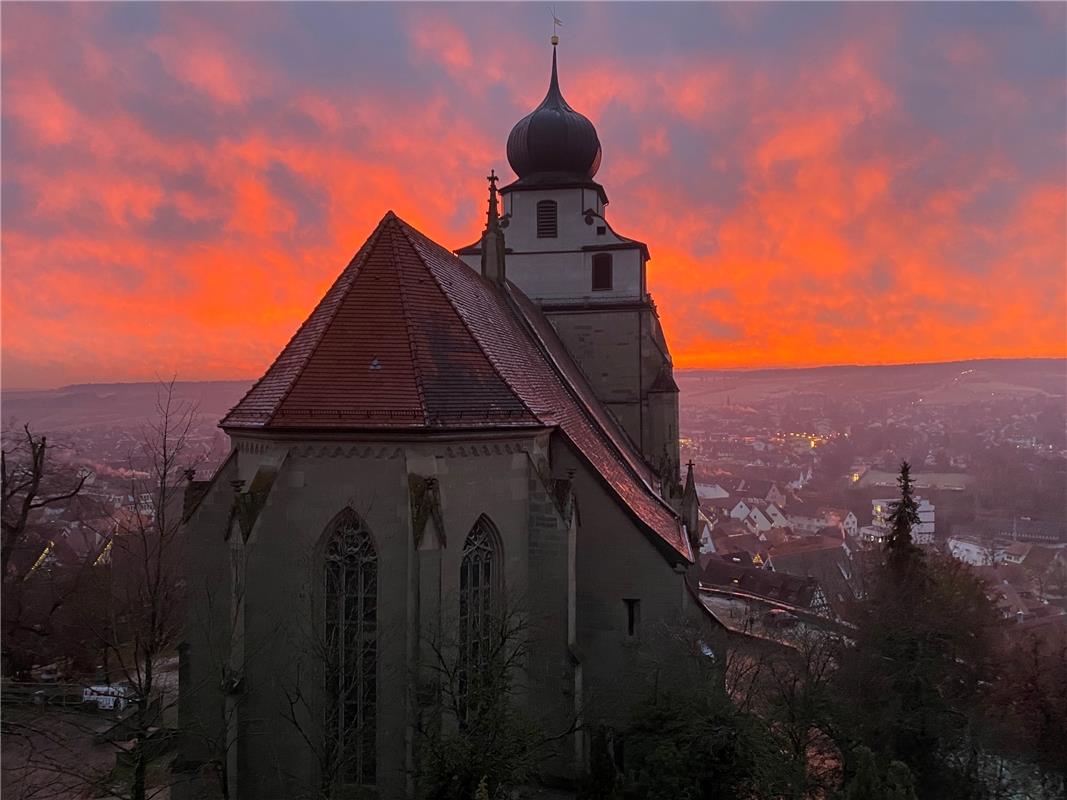 Christoph  Öhm-Kühnle findet: Ein ganz besonders leuchtkräftiger Abendhimmel, al...