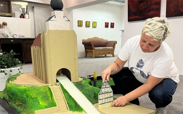 Cindy Ponto vom Kunstverein Herrenberg engagiert sich beim Projekt. GB-Foto: gb