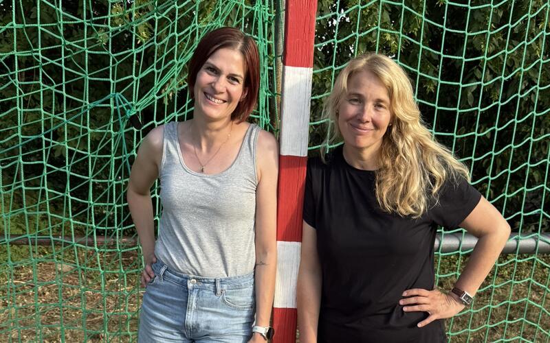 Conny Viertel (links) und Bettina Gauss: „Die Rolle einer Jugendleiterin unterscheidet sich kaum von der einer Lehrerin.“ GB-Foto: Holzapfel