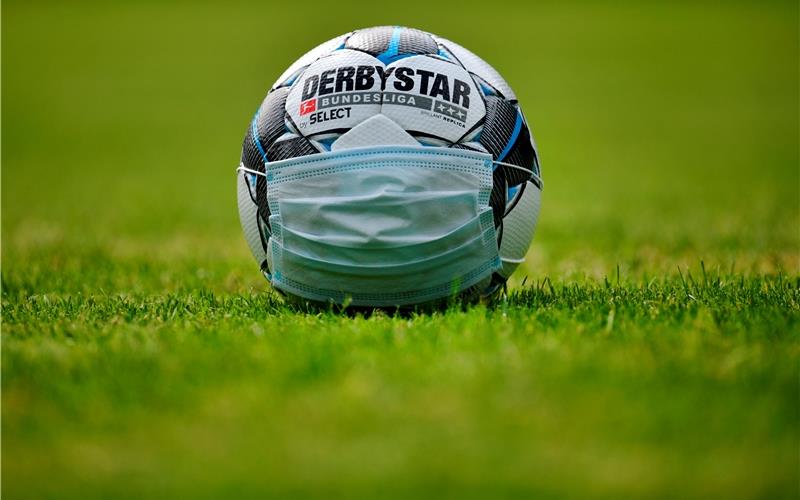 Fußball:Corona sorgt für Absagen Corona macht auch vielen Fußballern einen Strich durch die Wochenendplanung.
