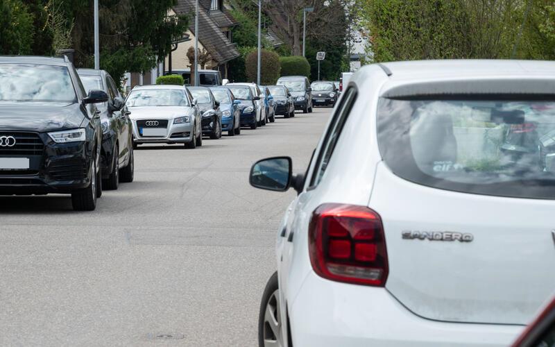 Da in der Wilhelmstraße ein hoher Parkdruck ausgemacht wird, soll ein Parkscheinautomat im Verbund mit Bewohnerparken Abhilfe schaffen. GB-Foto: Vecsey