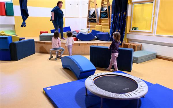 Da weniger als ein Zehntel der Kinder bis 17 Uhr betreut wird, soll die „Villa Kunterbunt“ eine Stunde früher schließen. GB-Foto: Holom