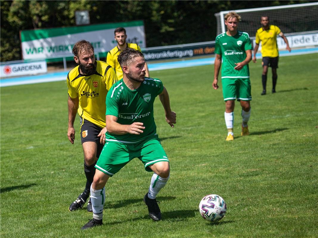 Daniel Bubalo (SV 03 Tuebingen #18) unde Arif Oezguel (VfL Herrenberg #14),  SV ...