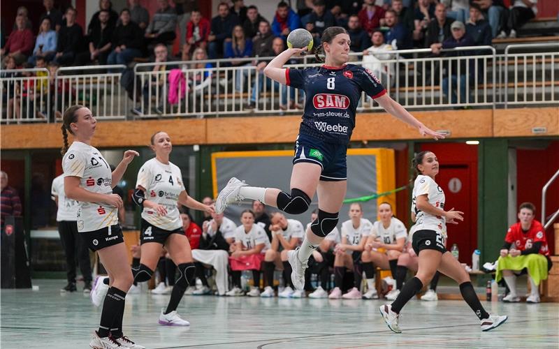 Dank permanent hohem Tempospiel kam die SG H2Ku, hier Saskia Schmidt, oft frei zum Abschluss.GB-Foto: Eibner/La Rocca