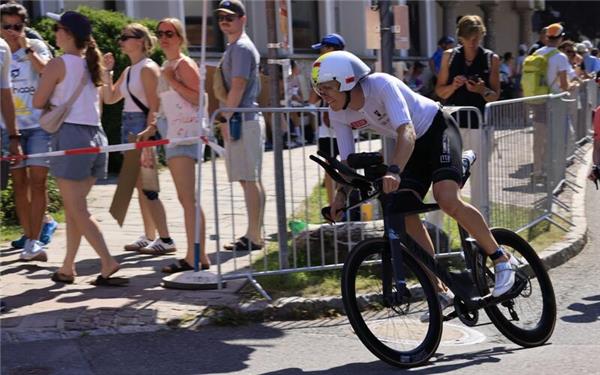 Darian Rau war mit der Rad-Leistung beim Triathlon Kaiserwinkl-Walchsee sehr zufrieden. GB-Foto: gb