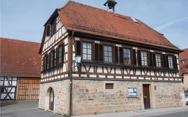 Das Bürgerbüro im Altinger Rathaus (Bild) ist seit mehr als acht Monaten „wegen Personalengpässen“ geschlossen, ebenso die Anlaufstellen in Pfäffingen und Poltringen. Einzig bei der Entringer Ortsverwaltung können die Einwohner der Gesamtgemeinde Ammerbuch seither Verwaltungsangelegenheiten wie Passbeantragungen erledigen.GB-Foto (Archiv): Schmidt