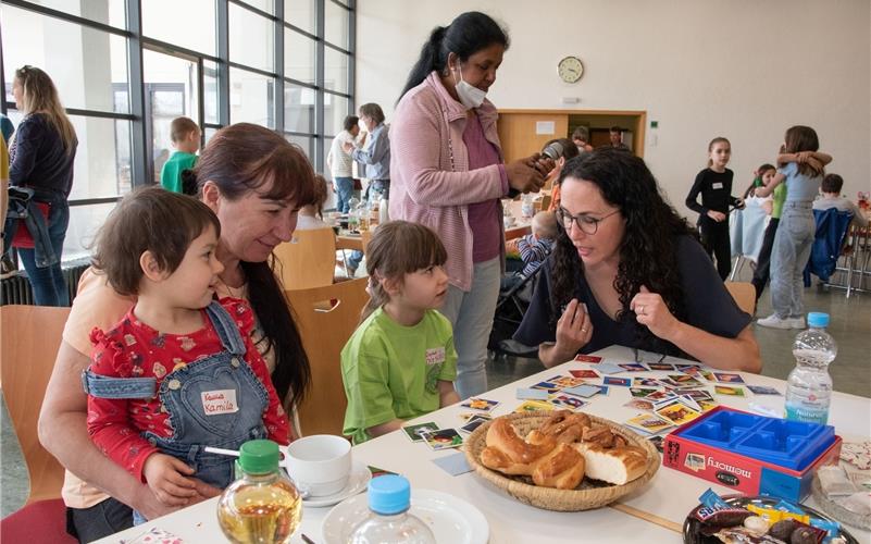 Das Café Ukraine ermöglicht ein gegenseitiges Kennenlernen. GB-Foto (Archiv): Vecsey