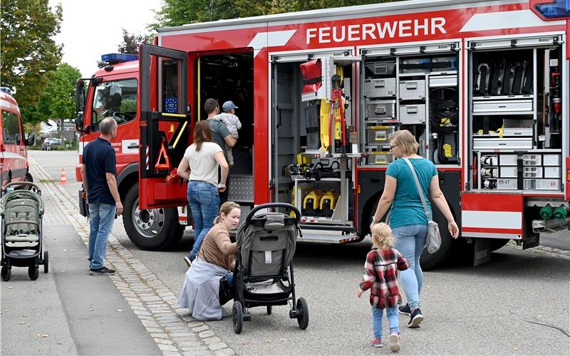Das Fest der Feuerwehr bot den Besuchern Einblicke in das Ehrenamt und seine Gerätschaften. GB-Foto: Holom
