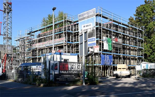 Das Frauen- und Kinderschutzhaus in Herrenberg befindet sich derzeit im Bau: Das 6,6-Millionen-Euro-Projekt wird mit 2,8 Millionen vom Landkreis und mit 3,8 Millionen Euro seitens des Landes finanziert.GB-Foto: Holom