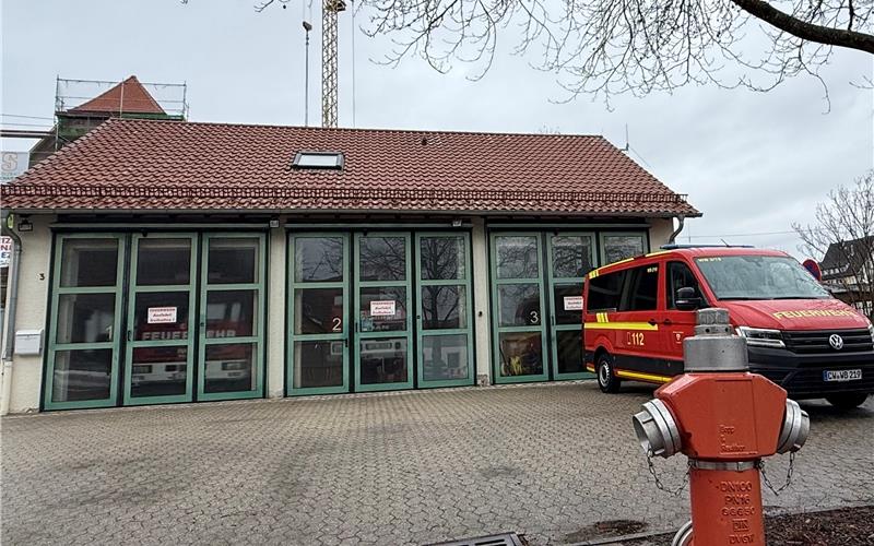 Das Gültlinger Feuerwehrhaus wird in der Ortsmitte bleiben. Vor einem Anbau sollen aber erst mal die dringendsten Sicherheitsmängel beseitigt werden. GB-Foto: Priestersbach