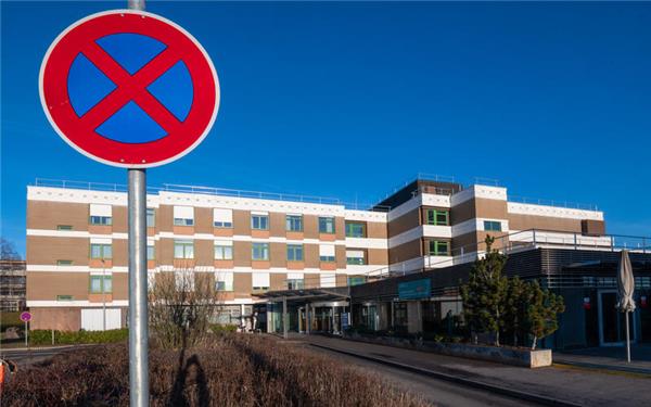 Das Herrenberger Krankenhaus: Hier können künftig nicht mehr alle Patienten halten. GB-Foto: Vecsey