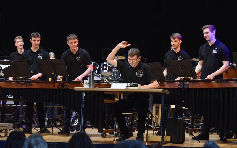 Das Jugendensemble des Percussion-Ensembles unter der Leitung von Gregor Daszko.GB-Foto: Vecsey