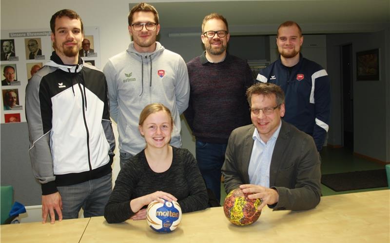 Das Jugendleitergremium derSG H2Ku mit(hinten von links) Marcel Kohler,FabianGerstlauer,Ole Held,Luca Waidelich, (vorne von links) Aylin Bok und Christian StahlGB-Foto: gb