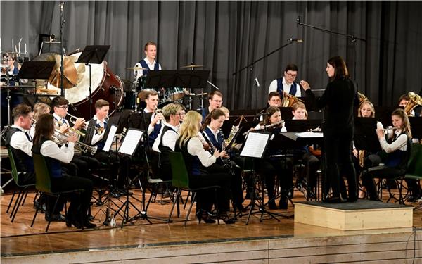 Das Jugendorchester war beim Doppelkonzert ebenfalls gefordert. GB-Foto: Holom
