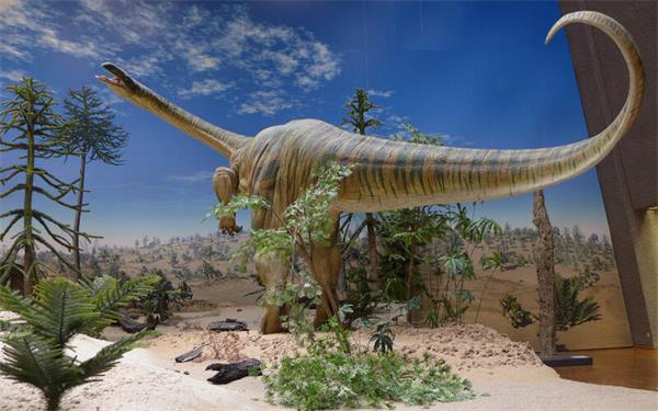 Das Modell eines Dinosauriers, der vor etwa 210 Millionen Jahren in Baden-Württemberg lebte. GB-Foto: SMNS, M. Rech