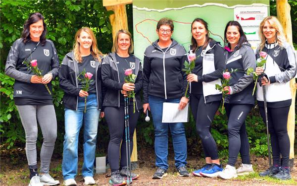 Das Orga-Team der Walking-Gruppe des FV Mönchberg (von links): Vero Mayer, Corinna Mayer, Tanja Barth, Erika Mayer, Leni Brenner, Sabrina Fleck und Daniela Kußmaul. GB-Foto: Peter Gebhardt