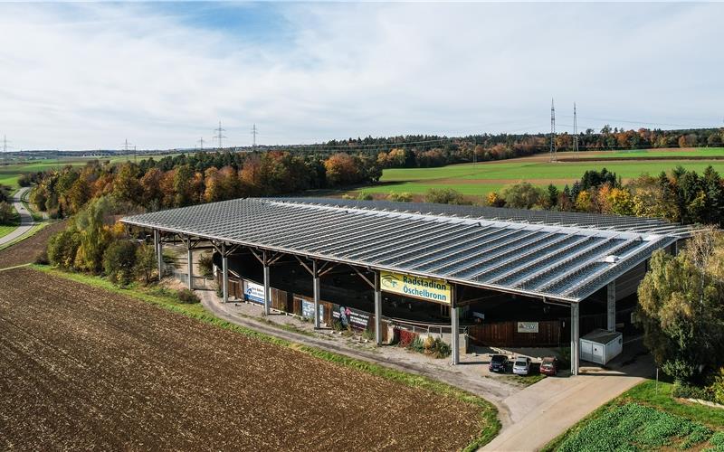 Das Radstadion Öschelbronn ist nächstes Jahr im Juli ein Start- und Zielpunkt bei der Premiere des „Flugfeld Giro“ – links die Kreisstraße Richtung Mötzingen. GB-Foto: Schmidt