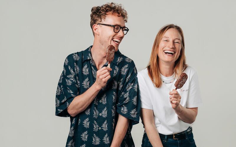 Das „SWR3 Morningshow“-Team Sabrina Kemmer und Flo Bruckner. GB-Foto: Foto@swr.de