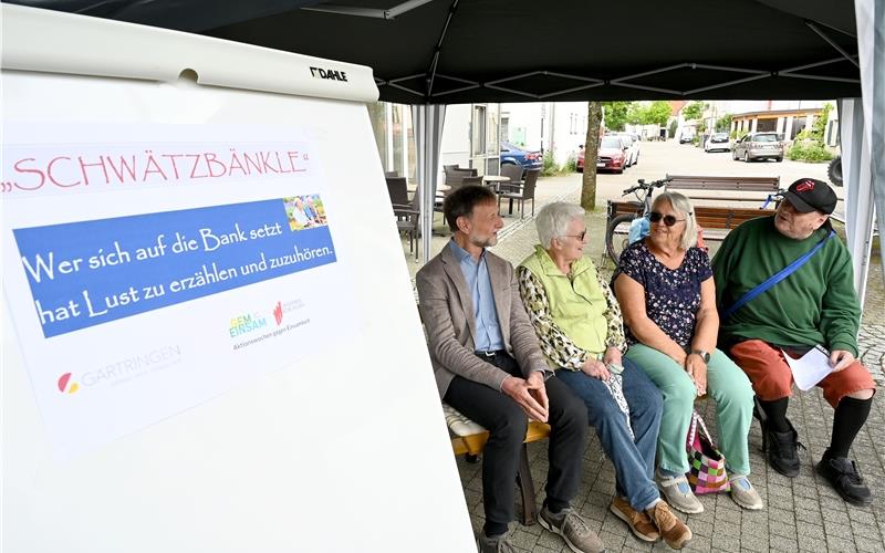 Das Schwätzbänkle stand nur einen Tag beim Samariterstift. Ob und wo die Bank dauerhaft installiert werden könnte, steht momentan noch in den Sternen. GB-Foto: Holom