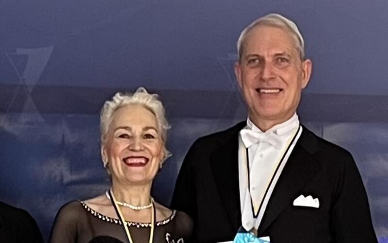 Das Standard-Paar Marion und Wolfgang Müller freut sich über Gold beim Südhessenpokal. GB-Foto: gb