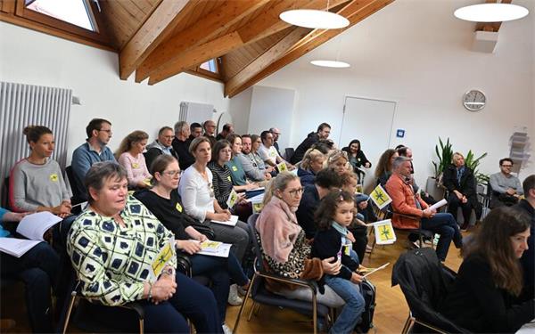 Das Thema Kinderbetreuung sorgte für volle Zuhörerreihen im Sitzungssaal des Nufringer Rathauses. GB-Foto: Reichert