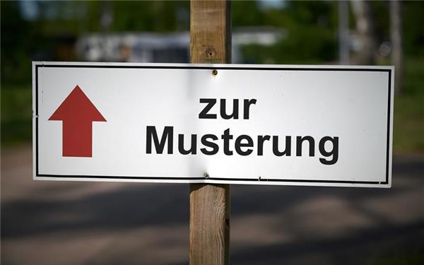 Das Thema Wehrdienst und Musterung beschäftigt junge Männer auch in Herrenberg.GB-Foto: Heiko – stock.adobe