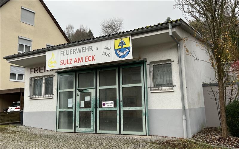 Das bisherige Sulzer Gerätehaus der Feuerwehr soll durch einen funktionalen Neubau am Ortsrand gen Jettingen ersetzt werden. GB-Foto: Priestersbach