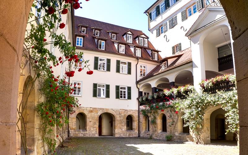 Das evangelische Stift in Tübingen: eine der Stationen im Leben des Gelehrten Wilhelm Schickard.GB-Foto: EKH-Pictures/stock.adobe.co