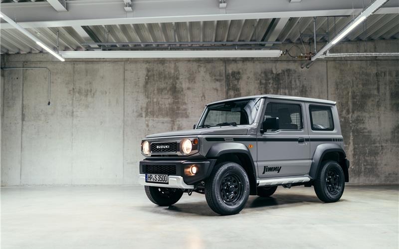 Kompakt-kantiger Jimny wird zum Kult-Offroader Das limitierte Sondermodell Suzuki Jimny „Horizon“ ist ausschließlich in der Außenfarbe „Medium Gray“ erhältlich.