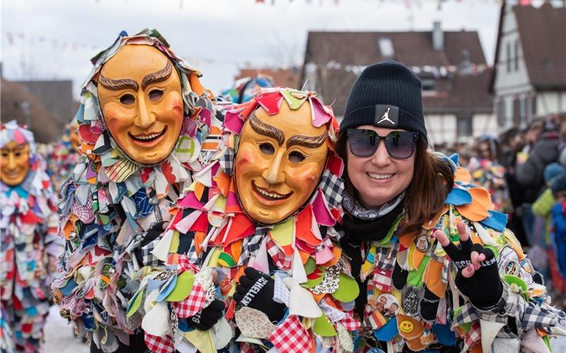 Narrenmekka Deckenpfronn: Bilder vom Fasnetsumzug