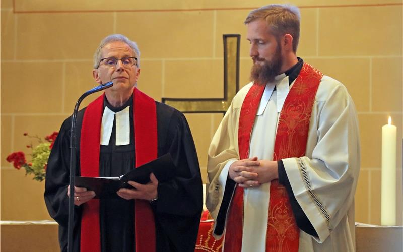 Dekan Eberhard Feucht (links) und Maximilian Schmid-Lorch: „Handfestes Christentum.“ GB-Foto: Priestersbach