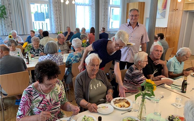 Den AFFMI gibt es seit März 2012. Hier bedienen gerade Klaus Müller und Uschi Stetzkowski. GB-Foto: Holzapfel