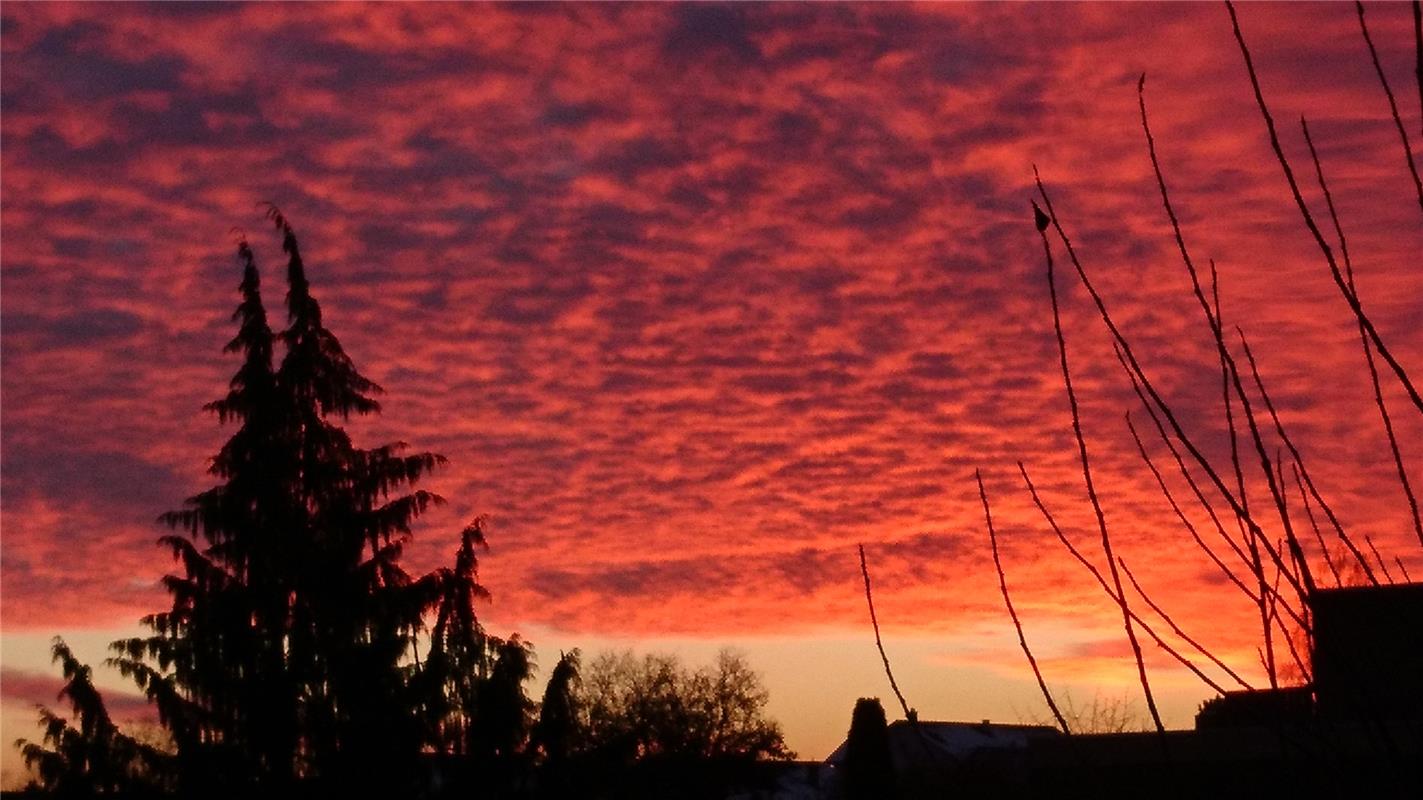 Den dramatischen Sonnenuntergang über Affstätt.hat Martin Allgeier festgehalten